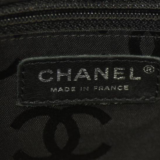 $2250 Chanel Calfskin Quilted Medium Cambon Tote Beige Black