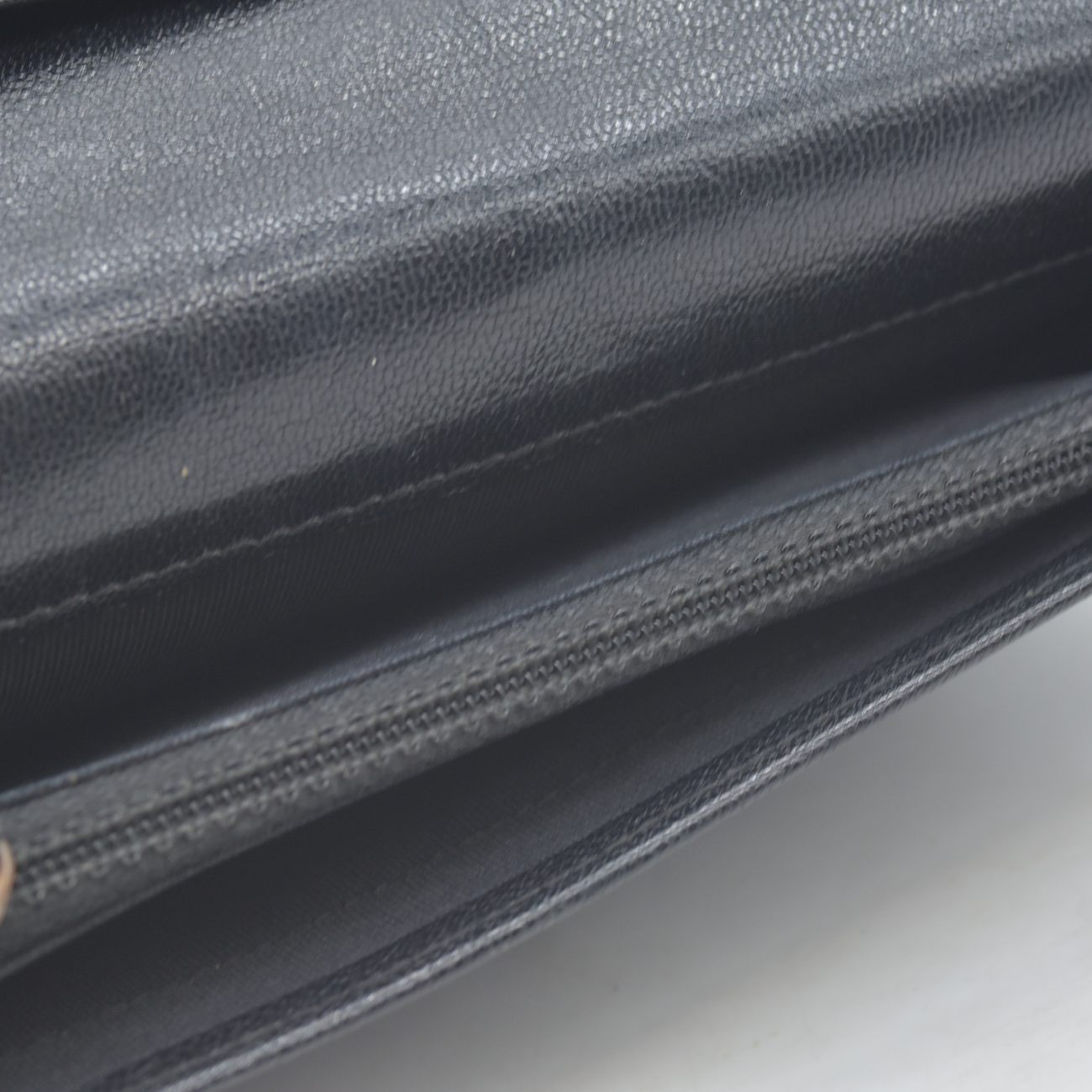 $995 2006 Chanel Metallic Calfskin Diamond Embossed Yen Wallet Grey
