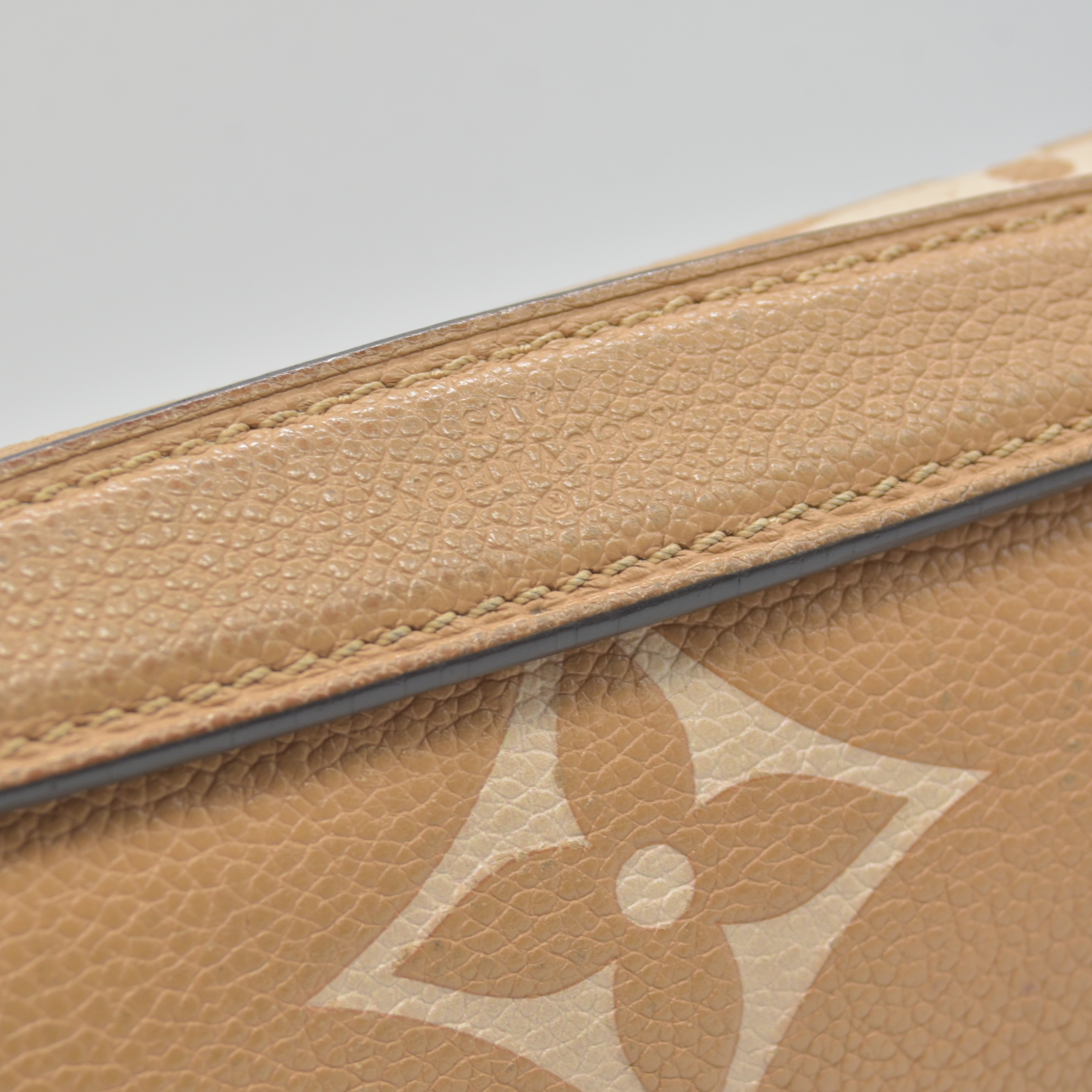 $3100 RFID Louis Vuitton Empreinte Monogram Giant Pochette Metis Arizona Beige