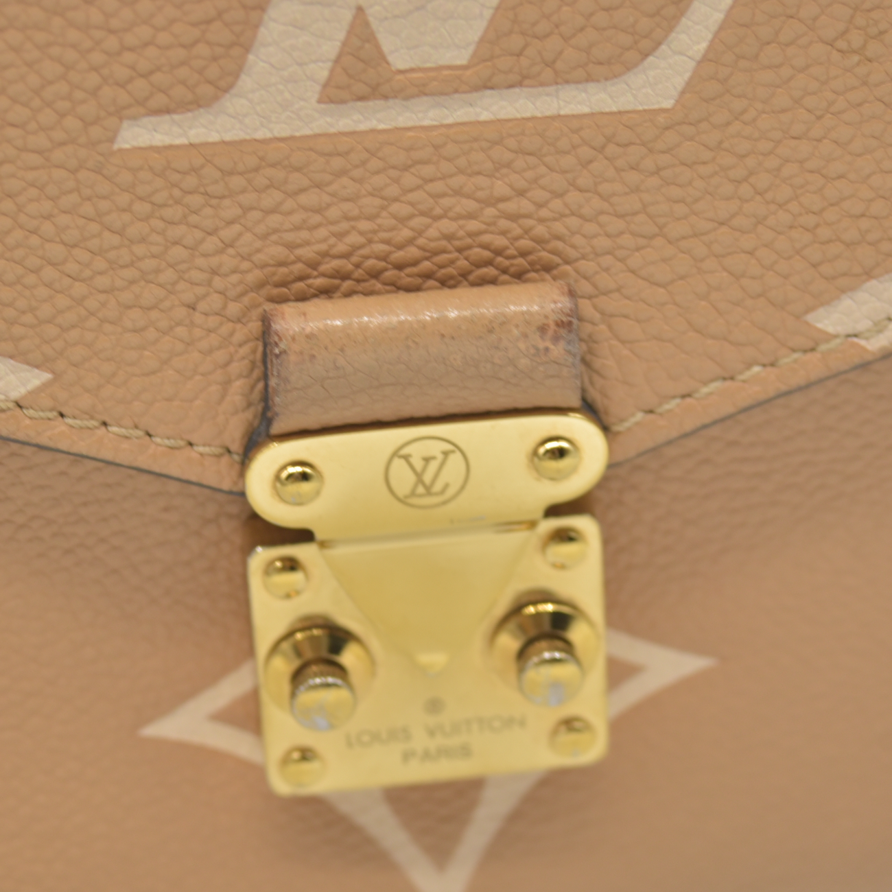 $3100 RFID Louis Vuitton Empreinte Monogram Giant Pochette Metis Arizona Beige