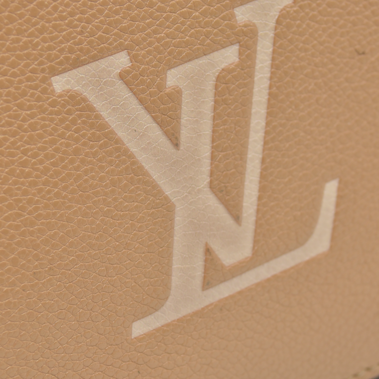 $3100 RFID Louis Vuitton Empreinte Monogram Giant Pochette Metis Arizona Beige