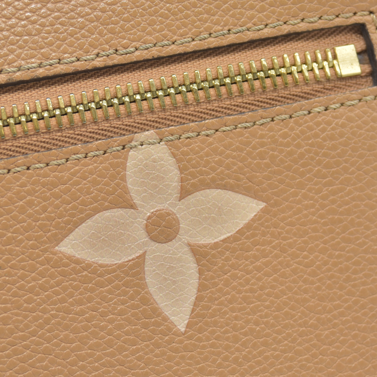 $3100 RFID Louis Vuitton Empreinte Monogram Giant Pochette Metis Arizona Beige