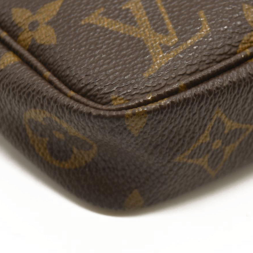 Louis Vuitton  Monogram Pochette Accessories  VI0070