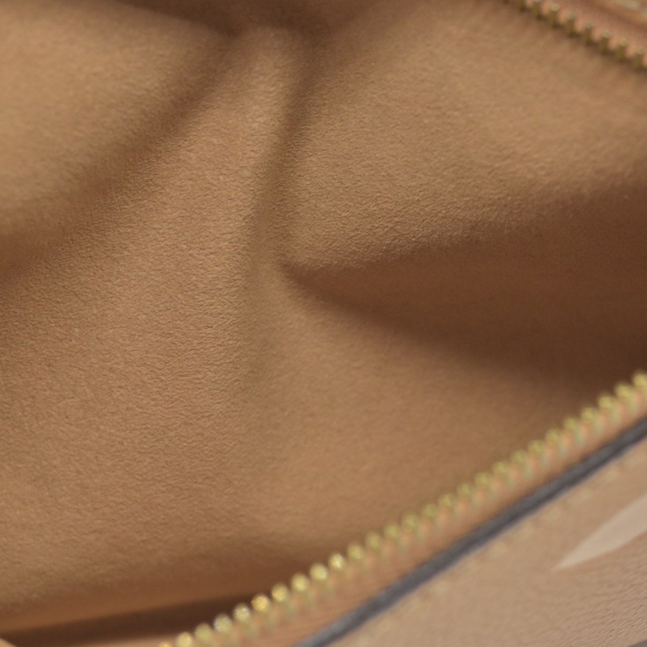 $3100 RFID Louis Vuitton Empreinte Monogram Giant Pochette Metis Arizona Beige