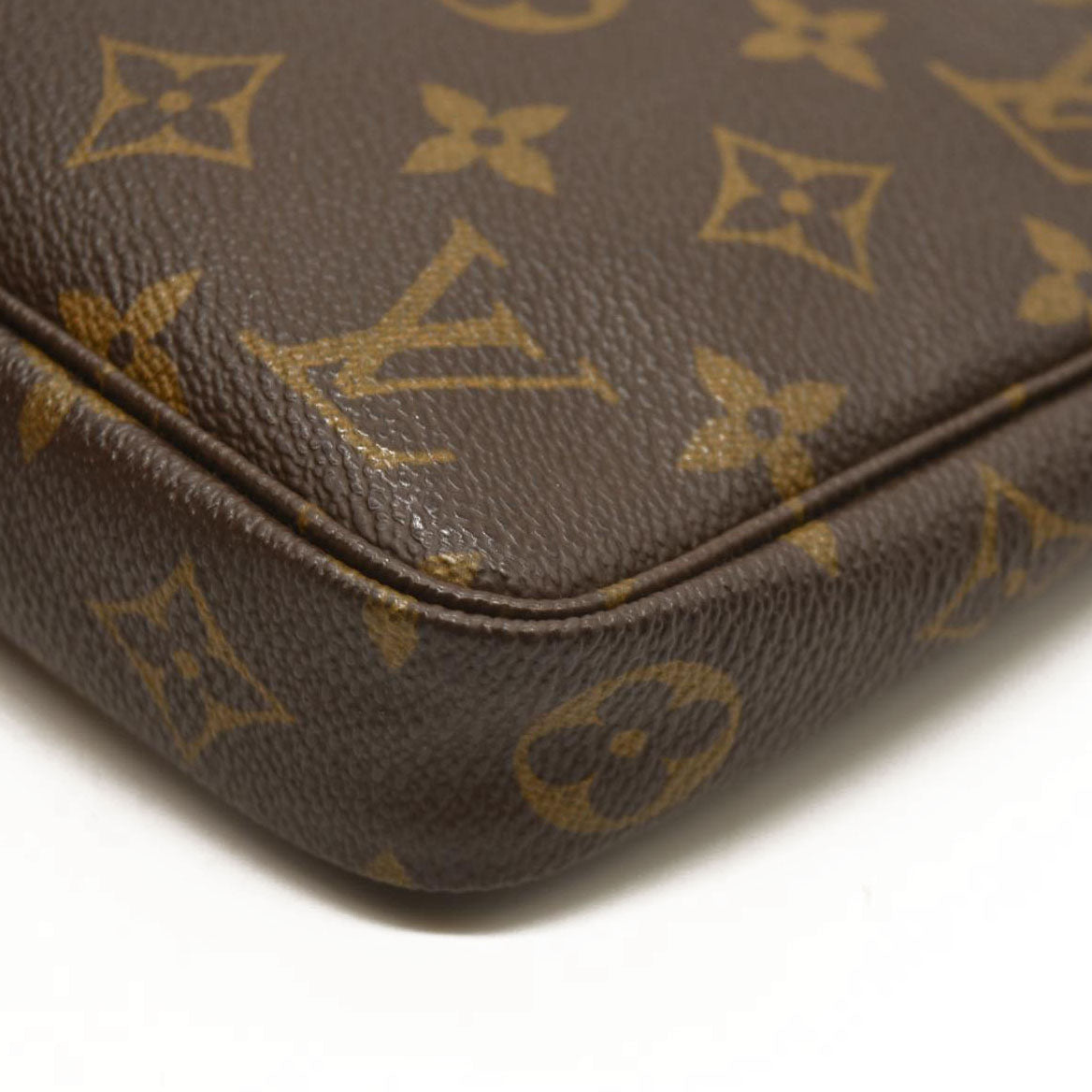 Louis Vuitton  Monogram Pochette Accessories  VI0070