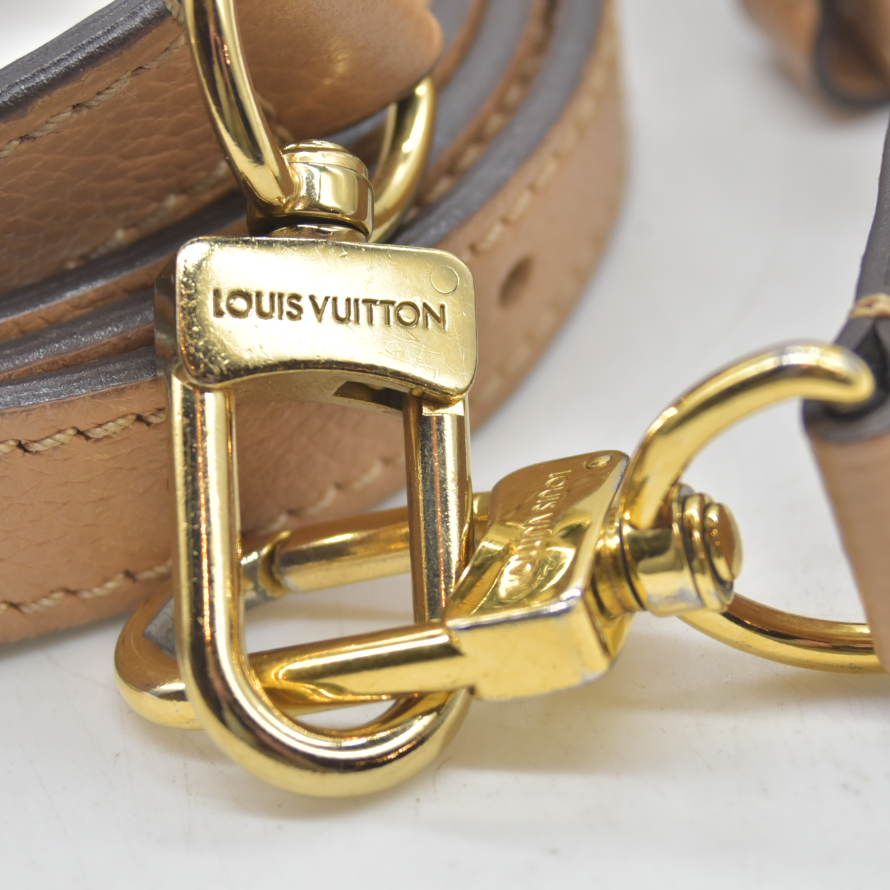 $3100 RFID Louis Vuitton Empreinte Monogram Giant Pochette Metis Arizona Beige