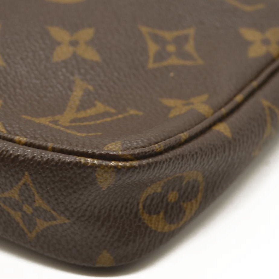 Louis Vuitton  Monogram Pochette Accessories  VI0070