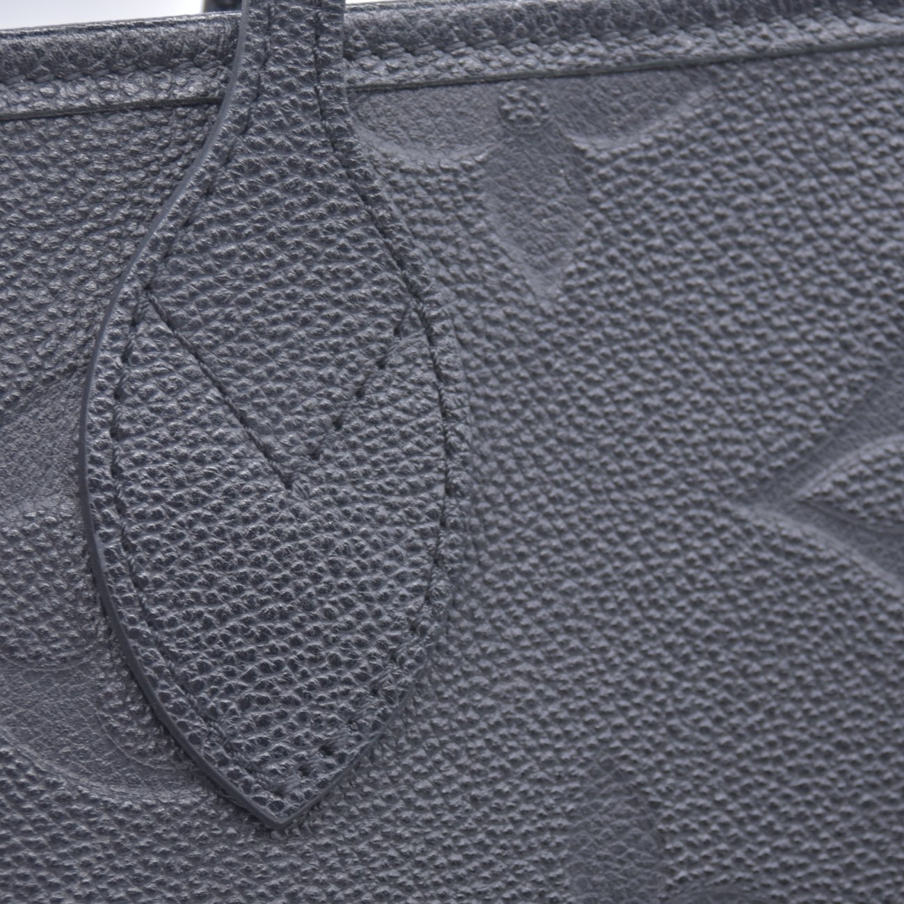 $2940 Louis Vuitton Empreinte Monogram Giant Neverfull MM Black