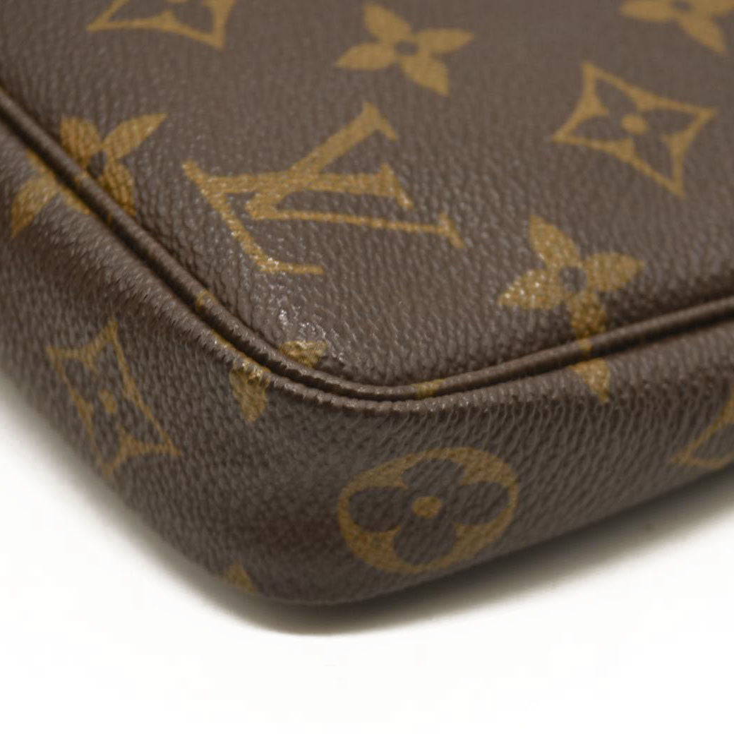 Louis Vuitton  Monogram Pochette Accessories  VI0070