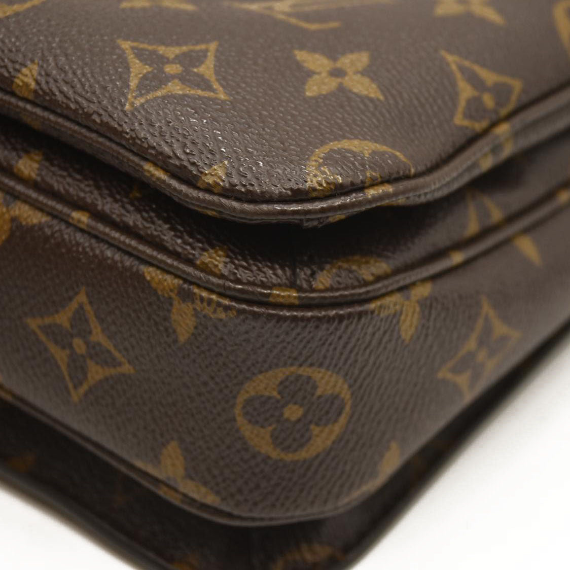 Louis Vuitton  Monogram Pochette Metis  SR0148