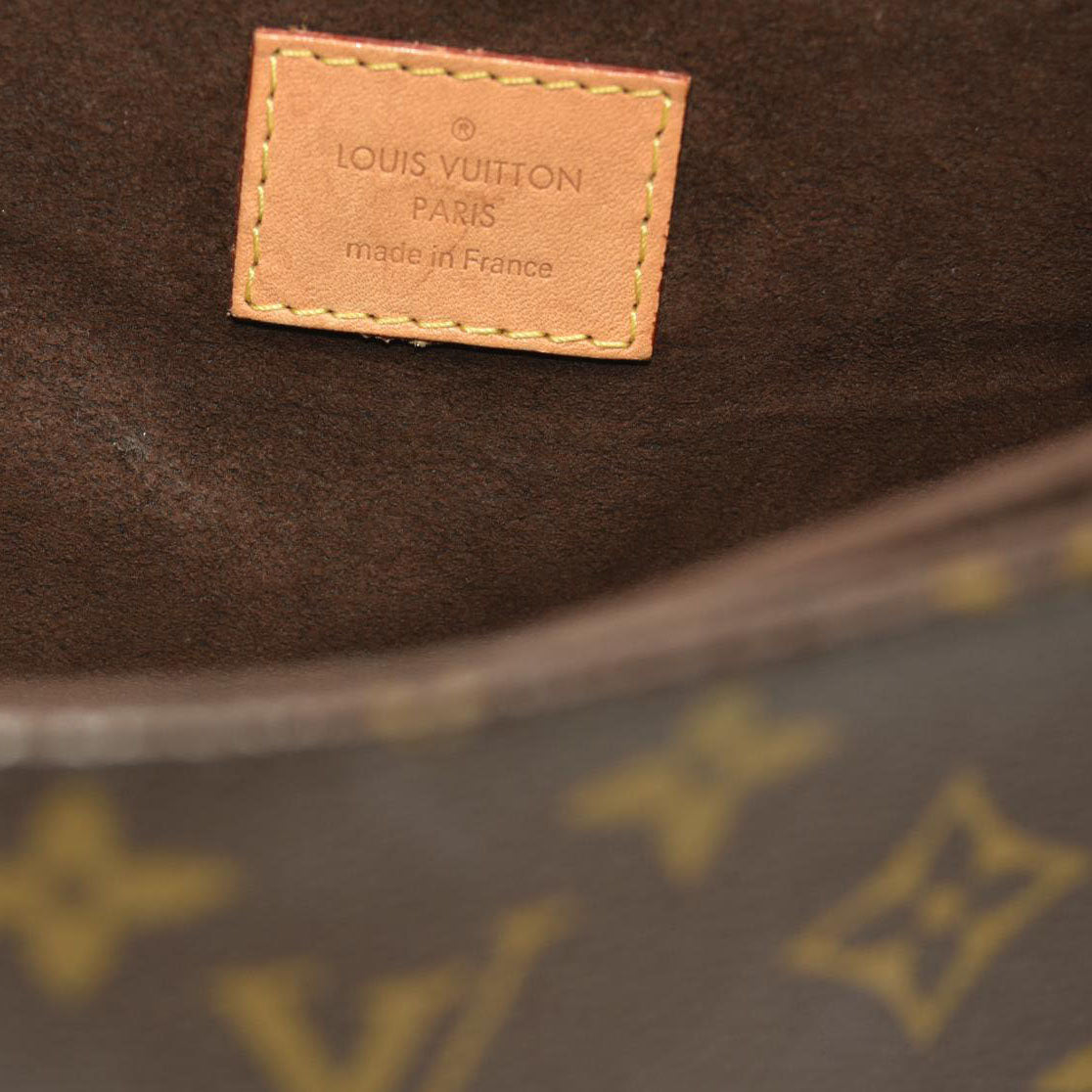 Louis Vuitton  Monogram Pochette Metis  SR0148