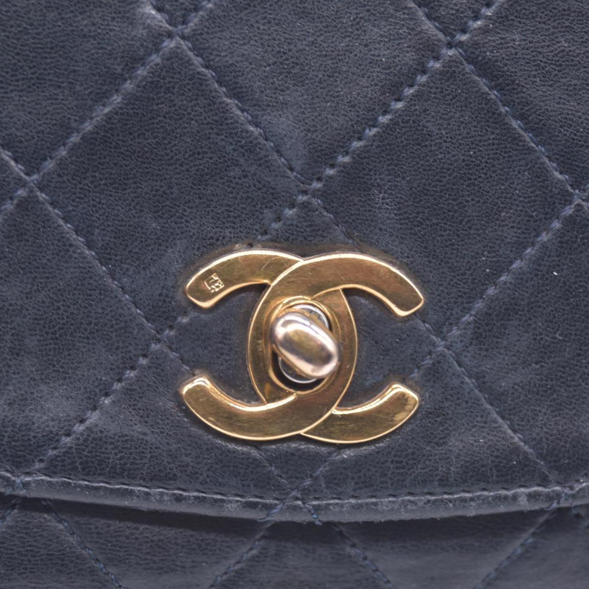 Chanel 1989-1991 Navy Lambskin Quilted Flap Bag 24k Gold Hardware CONSIGNMENT