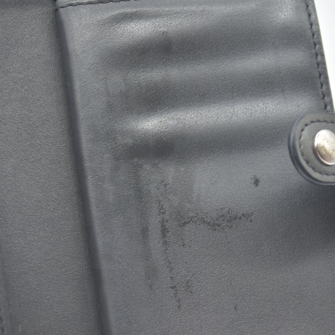 $935 LOUIS VUITTON Monogram Metallic Vernis Kisslock French Wallet Silver Grey MI1023