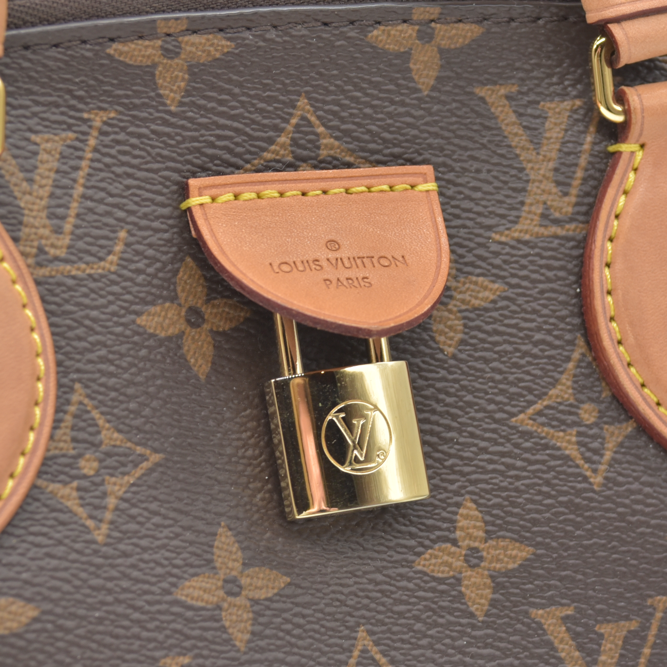 $1680 2020 Louis Vuitton  Monogram Rivoli PM MB4250