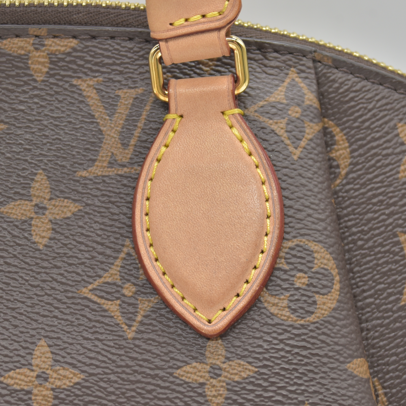 $1680 2020 Louis Vuitton  Monogram Rivoli PM MB4250