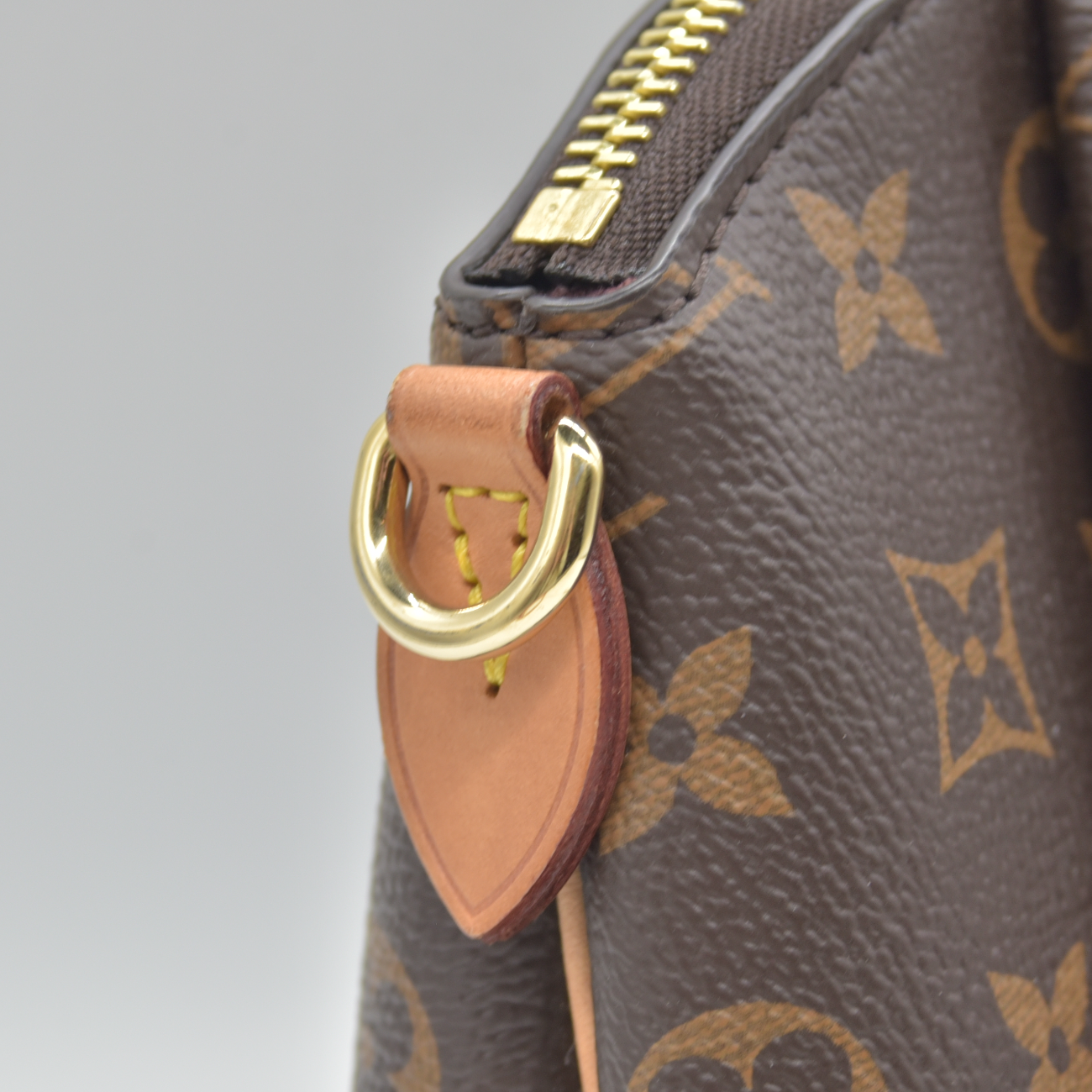 $1680 2020 Louis Vuitton  Monogram Rivoli PM MB4250