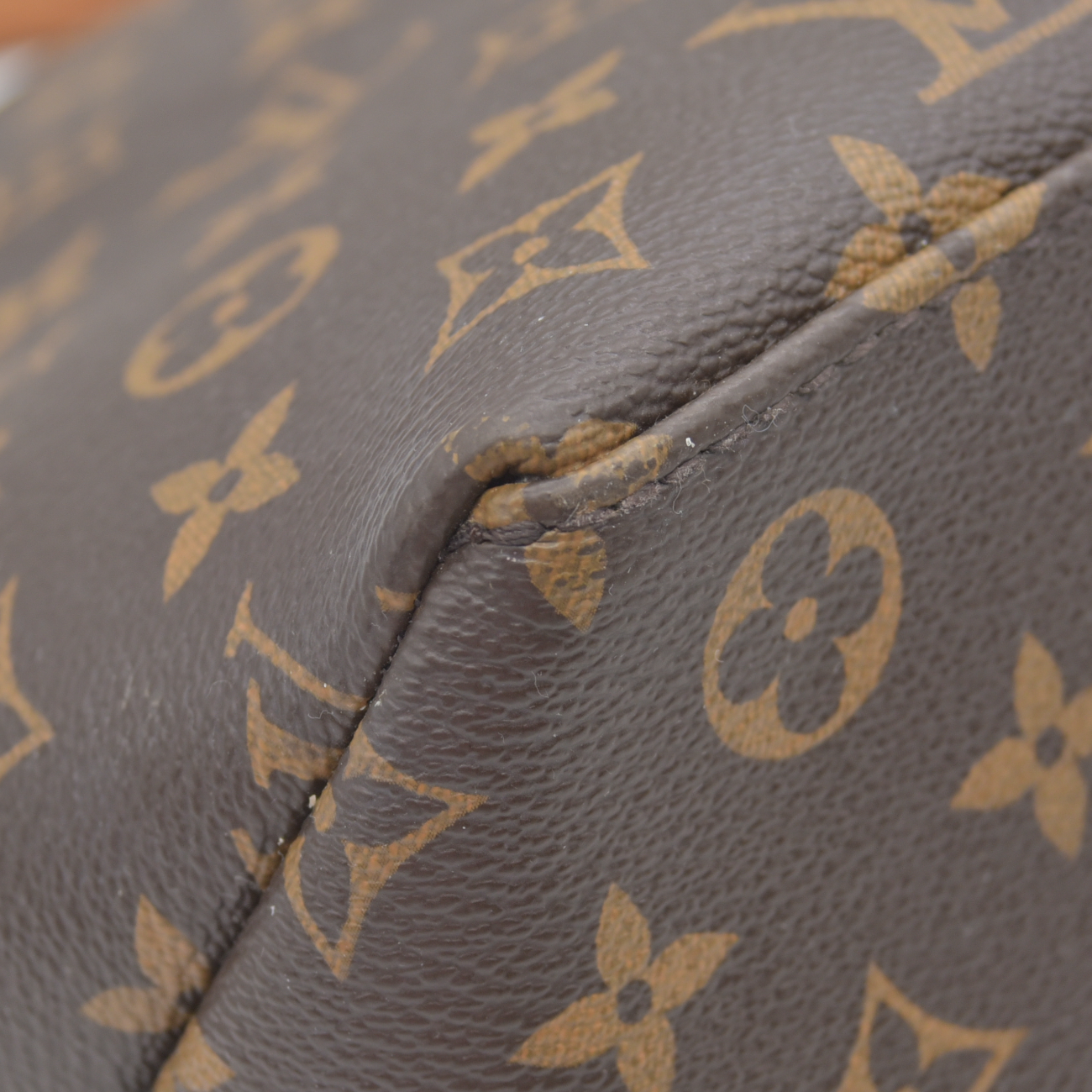 $3050 Louis Vuitton Monogram Palais Petit RFID Shoulder Bag