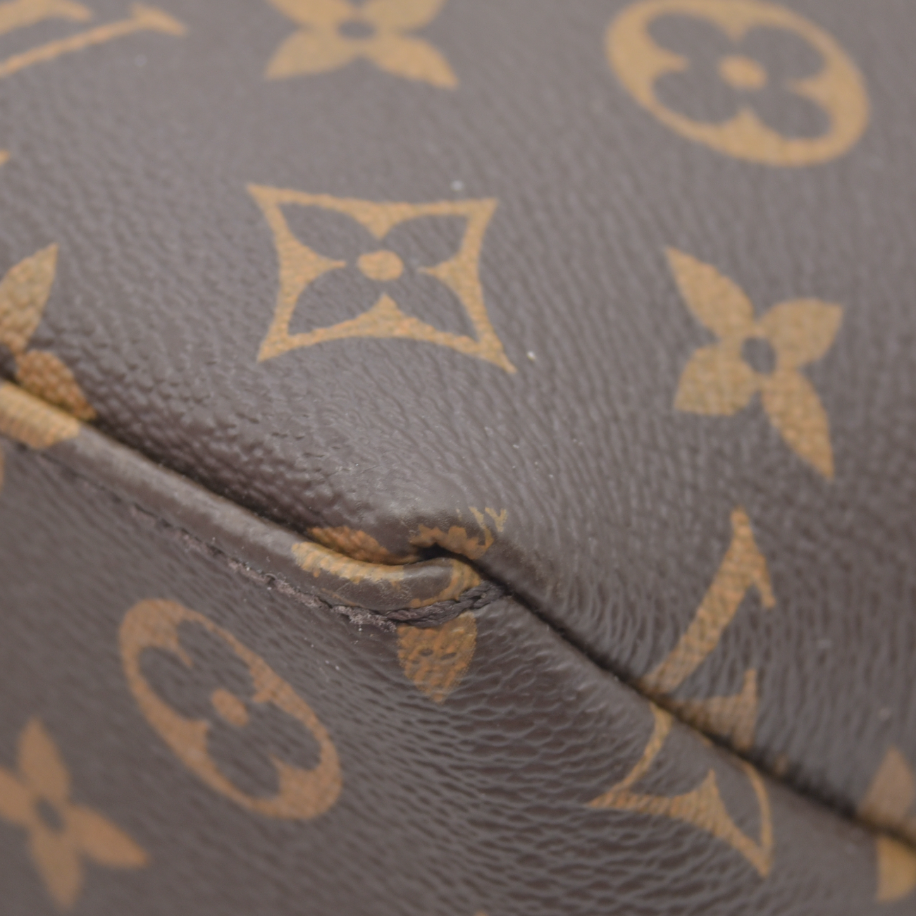 $3050 Louis Vuitton Monogram Palais Petit RFID Shoulder Bag