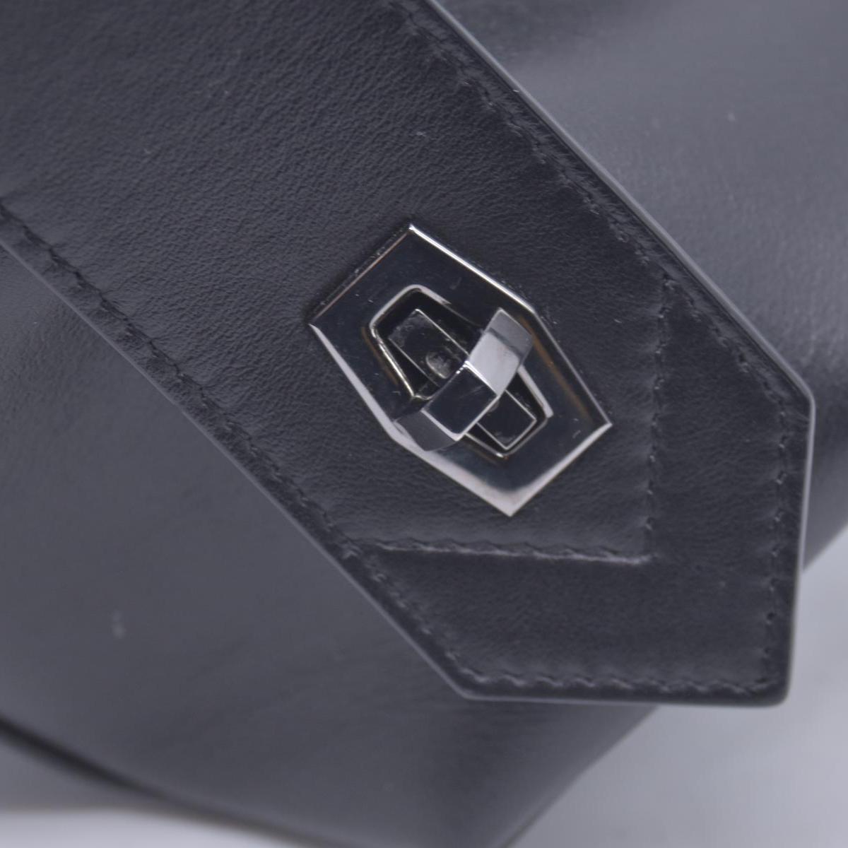$1650 Givenchy  Antigona Soft Small Leather Bag CONSIGNMENT