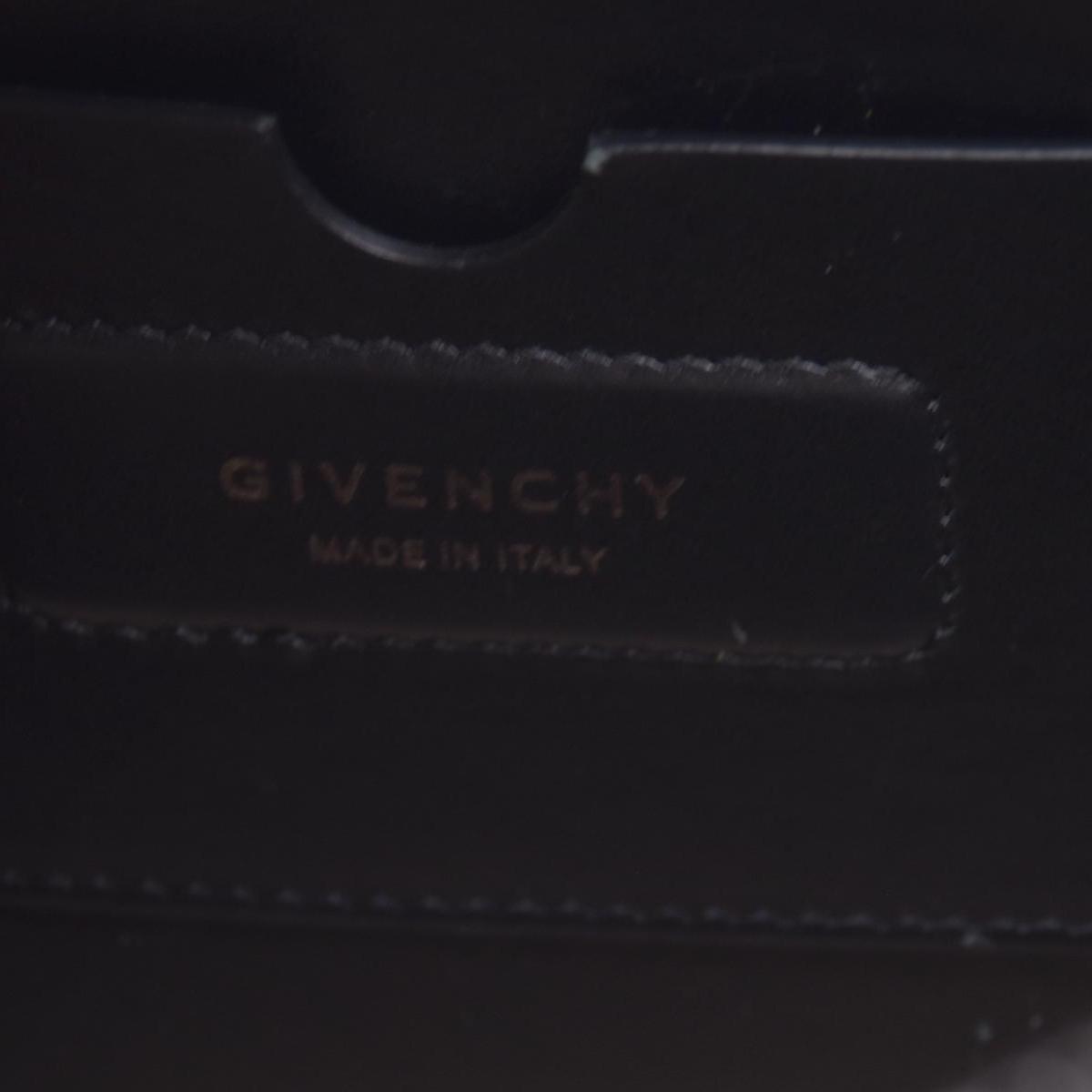 $1650 Givenchy  Antigona Soft Small Leather Bag CONSIGNMENT