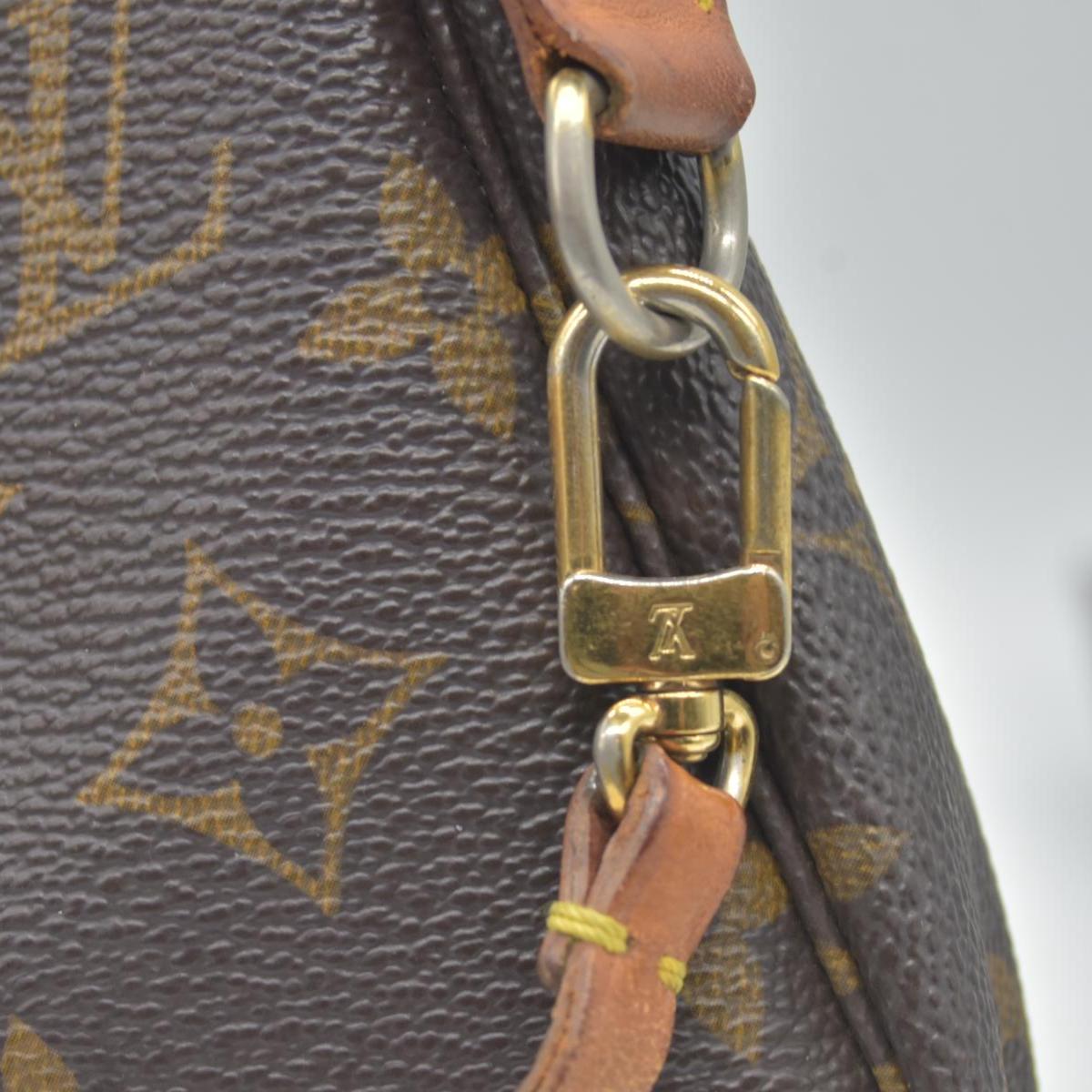 $1290 1999 Louis Vuitton LV Pochette Accessoires Brown Monogram AR0969