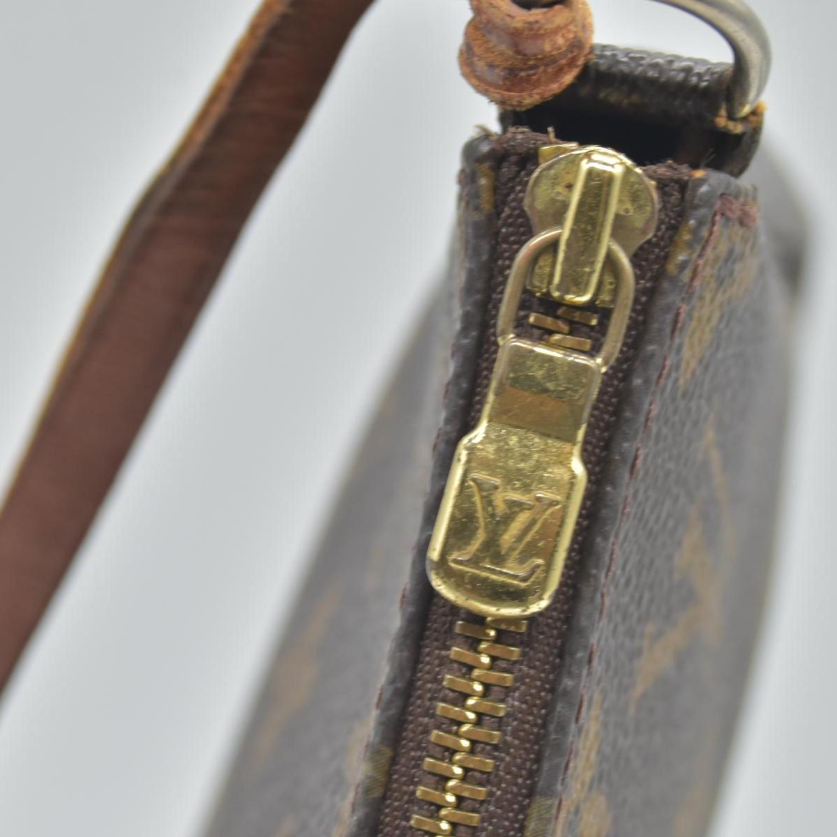 $1290 1999 Louis Vuitton LV Pochette Accessoires Brown Monogram AR0969