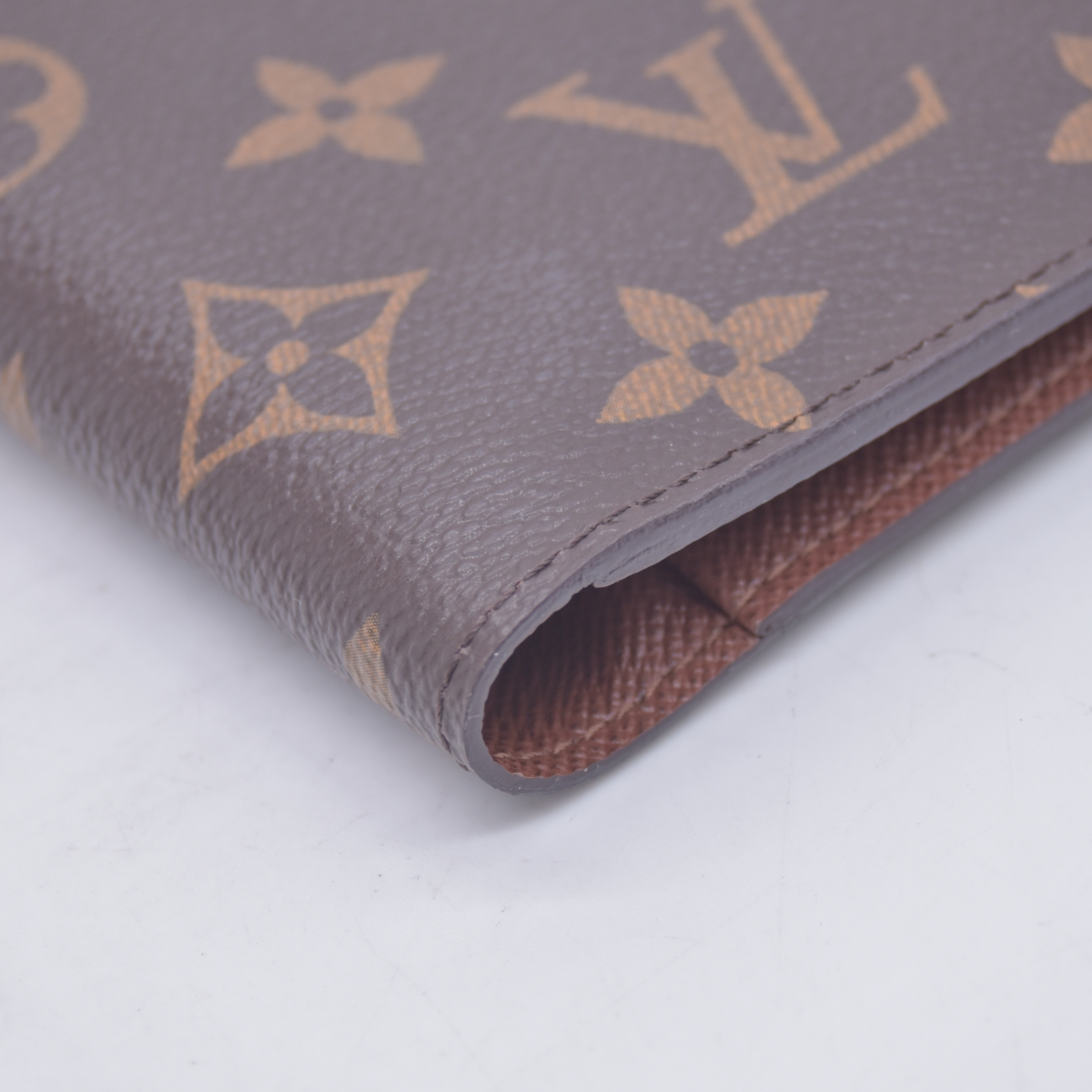 $400 2011 Louis Vuitton Monogram Passport Cover CA4121