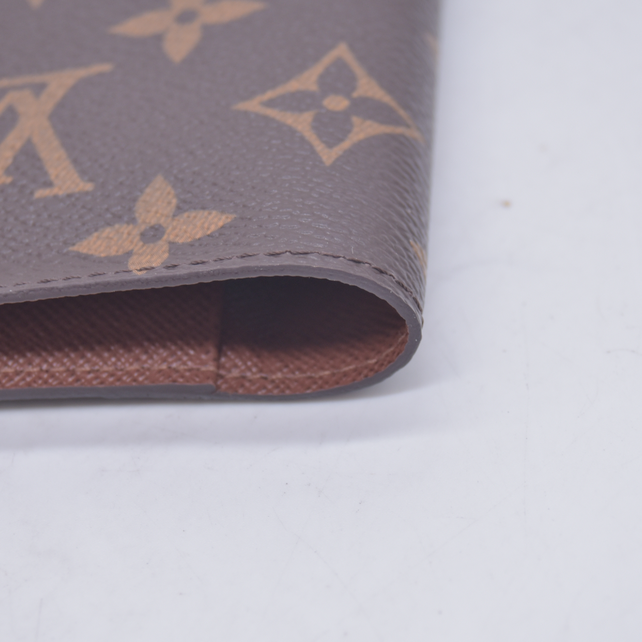 $400 2011 Louis Vuitton Monogram Passport Cover CA4121