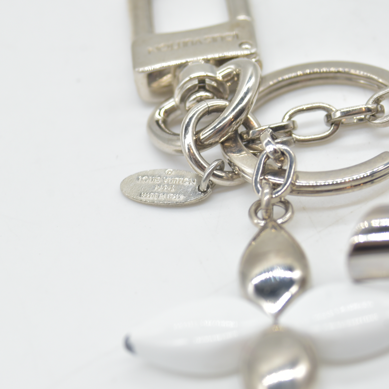 $405 2015 Louis Vuitton Silver Silver Resin LV Twist Key Ring Silvery Metal DI0195