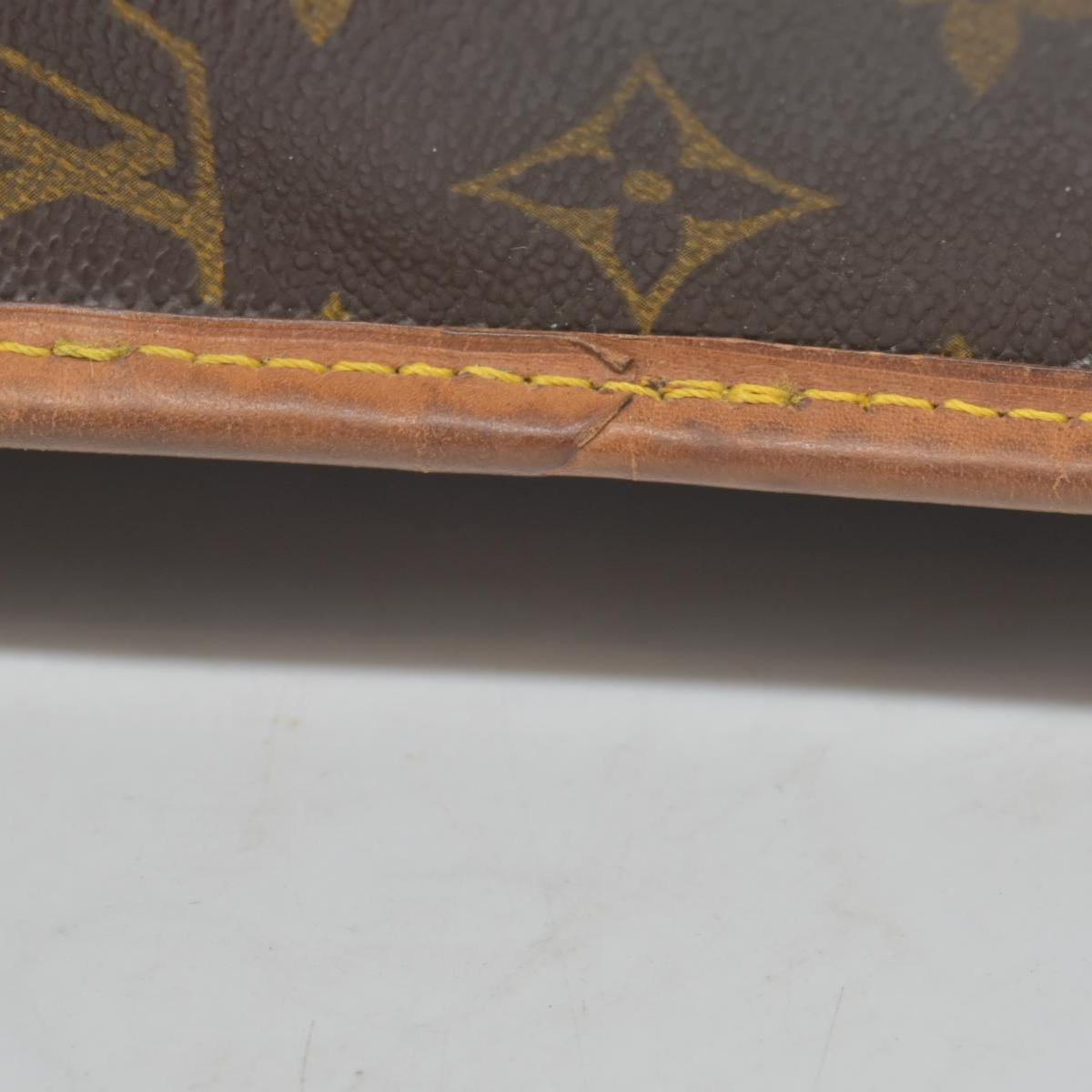 $1550 1992 Louis Vuitton Monogram Sac Gibeciere GM AR0992