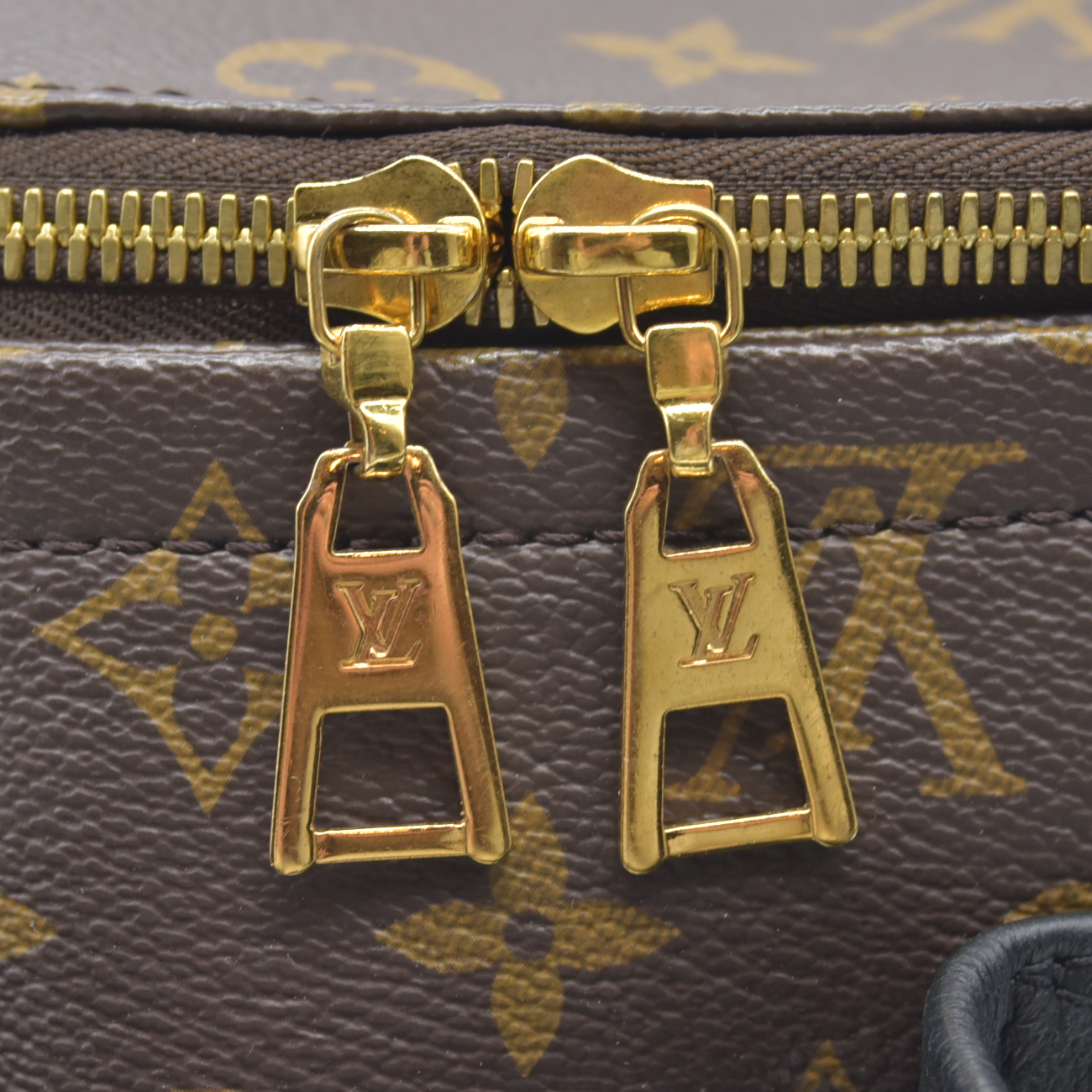 $2980 Louis Vuitton  LV Monogram Palm Springs MM RFID