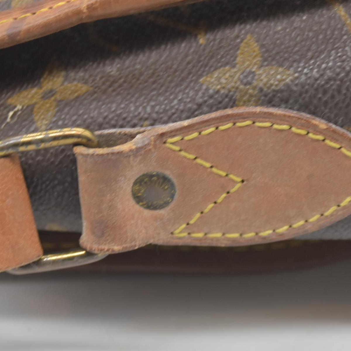 $1550 1992 Louis Vuitton Monogram Sac Gibeciere GM AR0992