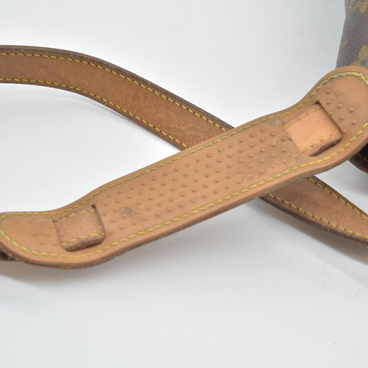 $1550 1992 Louis Vuitton Monogram Sac Gibeciere GM AR0992