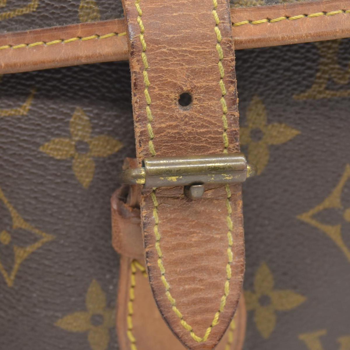 $1550 1992 Louis Vuitton Monogram Sac Gibeciere GM AR0992
