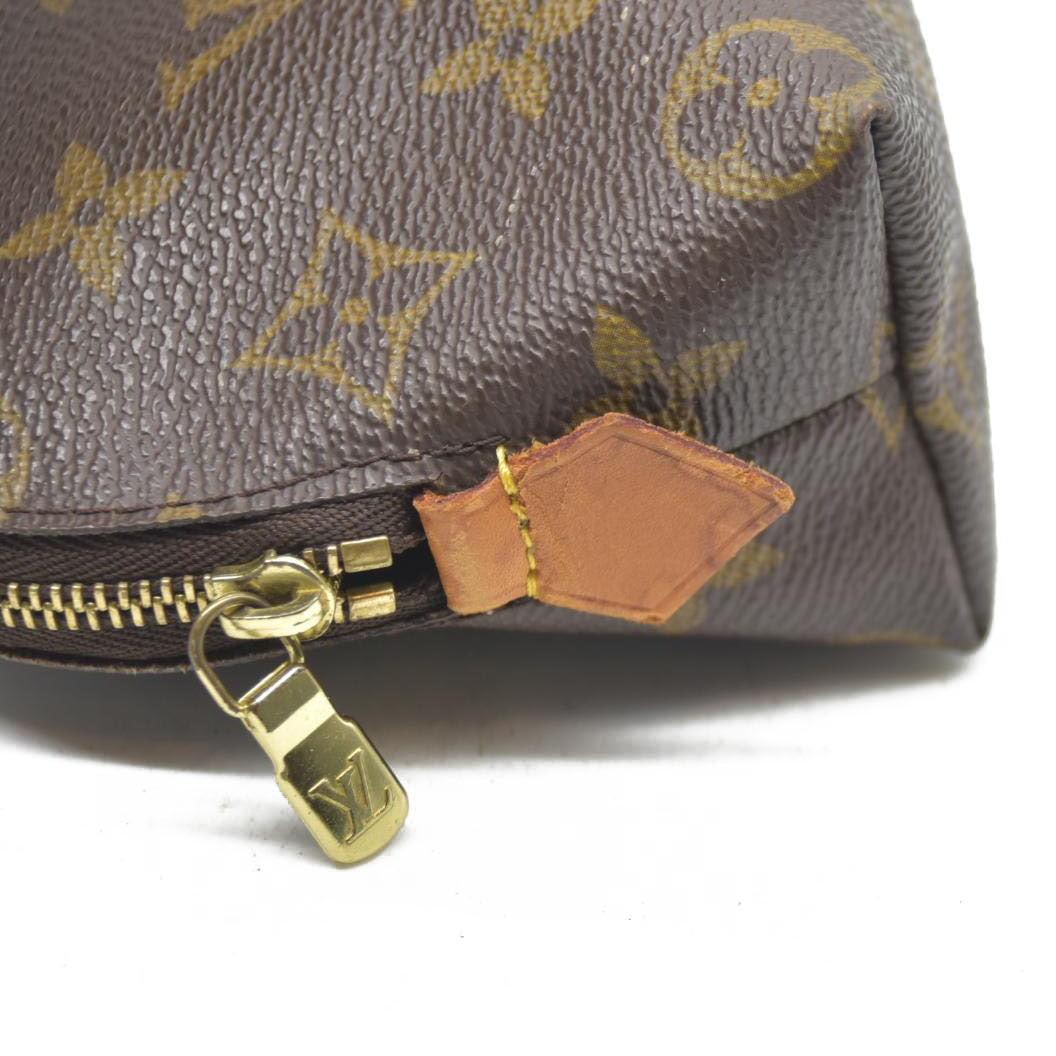 Louis Vuitton Monogram Cosmetic Pouch CA0032