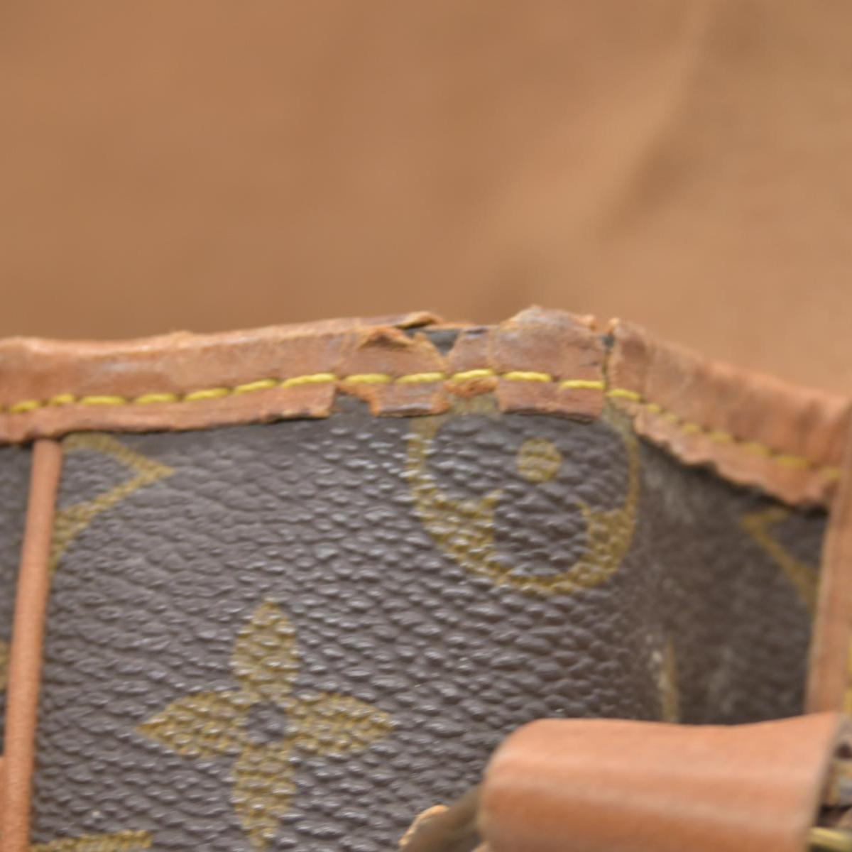 $1550 1992 Louis Vuitton Monogram Sac Gibeciere GM AR0992