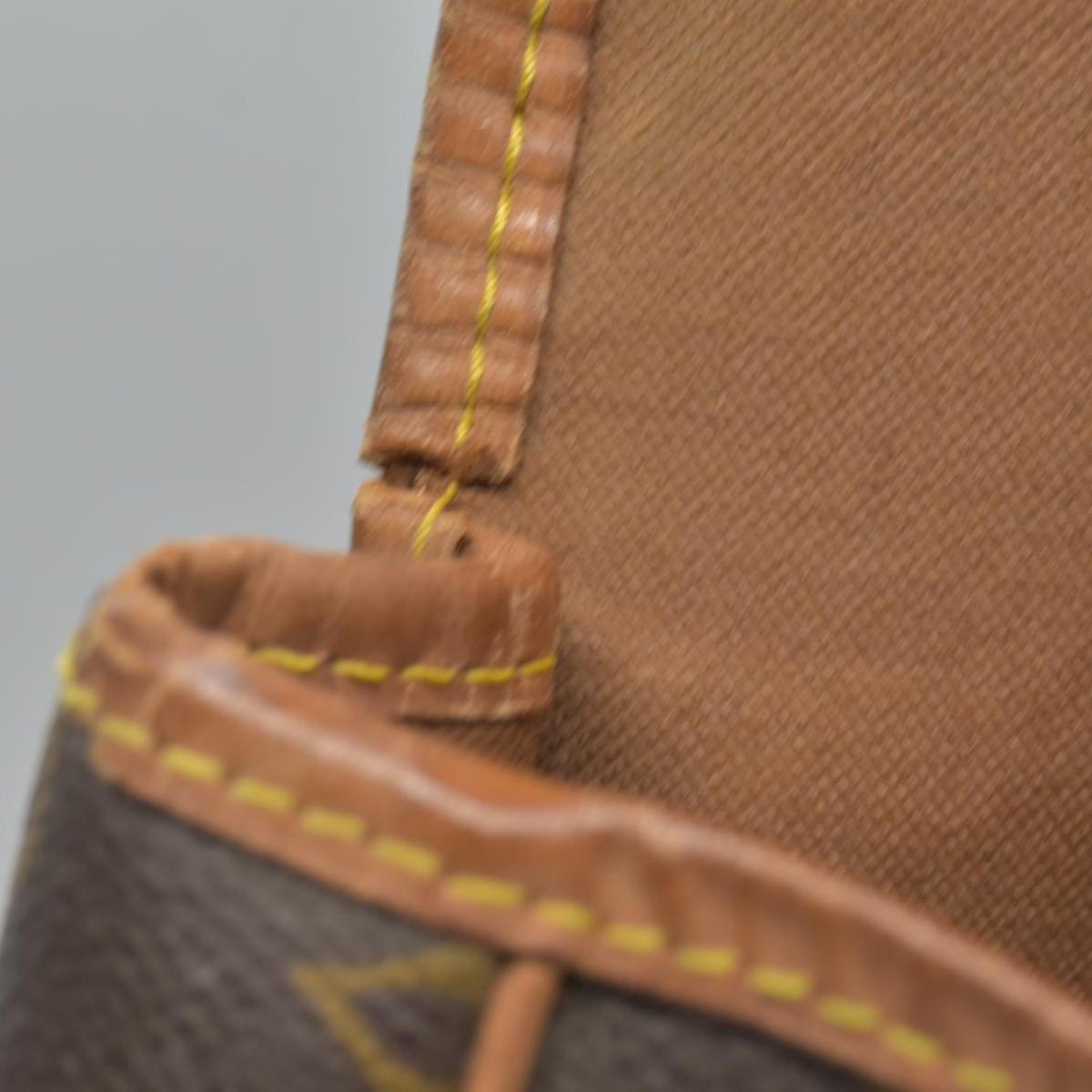 $1550 1992 Louis Vuitton Monogram Sac Gibeciere GM AR0992