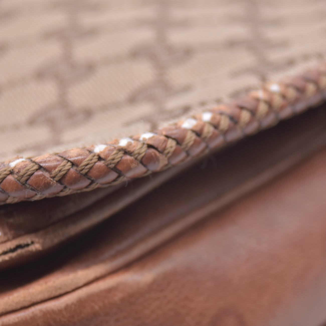 $1890 GUCCI Marrakech Messenger Bag GG Canvas Medium