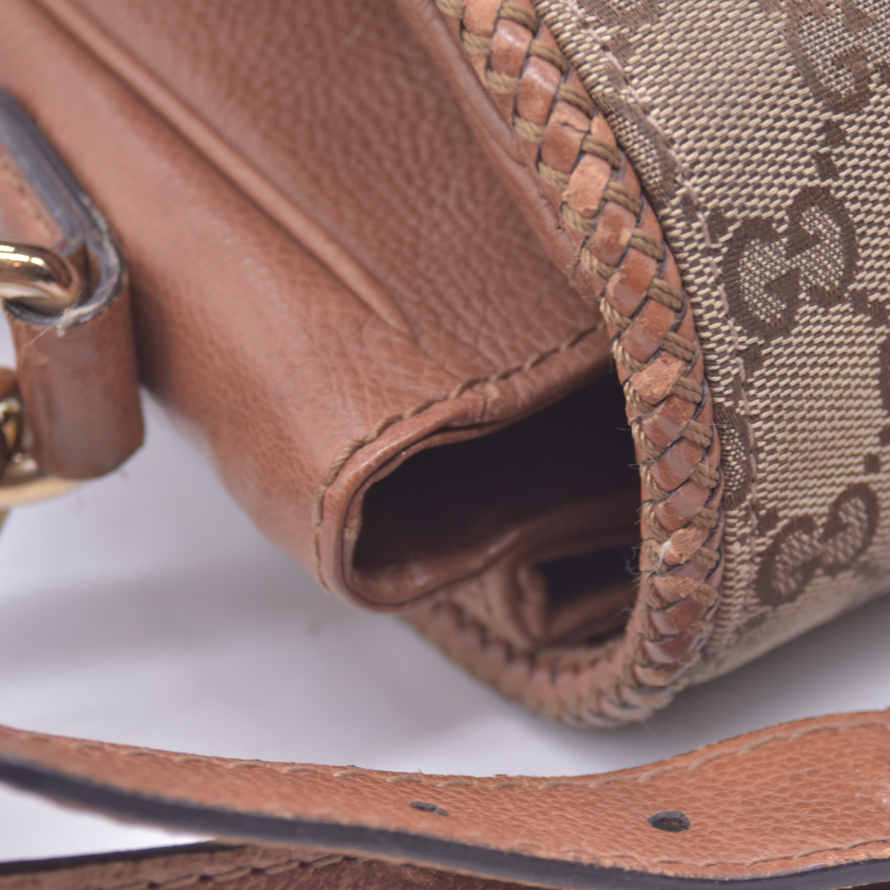 $1890 GUCCI Marrakech Messenger Bag GG Canvas Medium