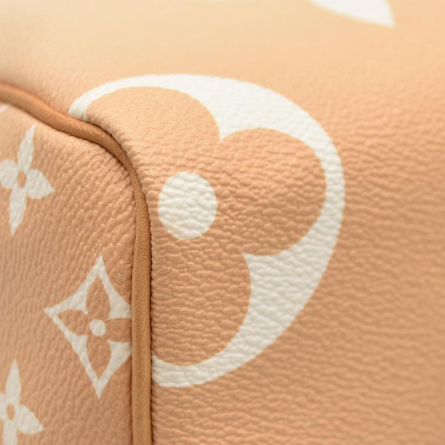 Louis Vuitton  Monogram Giant By The Pool Speedy Bandouliere 25 Brume