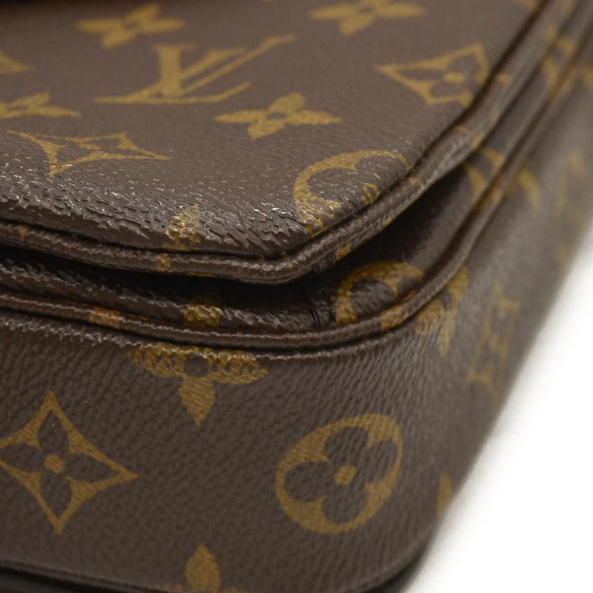 Louis Vuitton  Monogram Pochette Metis DR0150