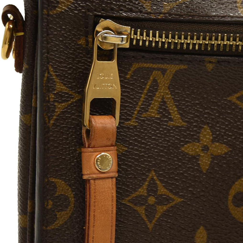 Louis Vuitton  Monogram Pochette Metis DR0150