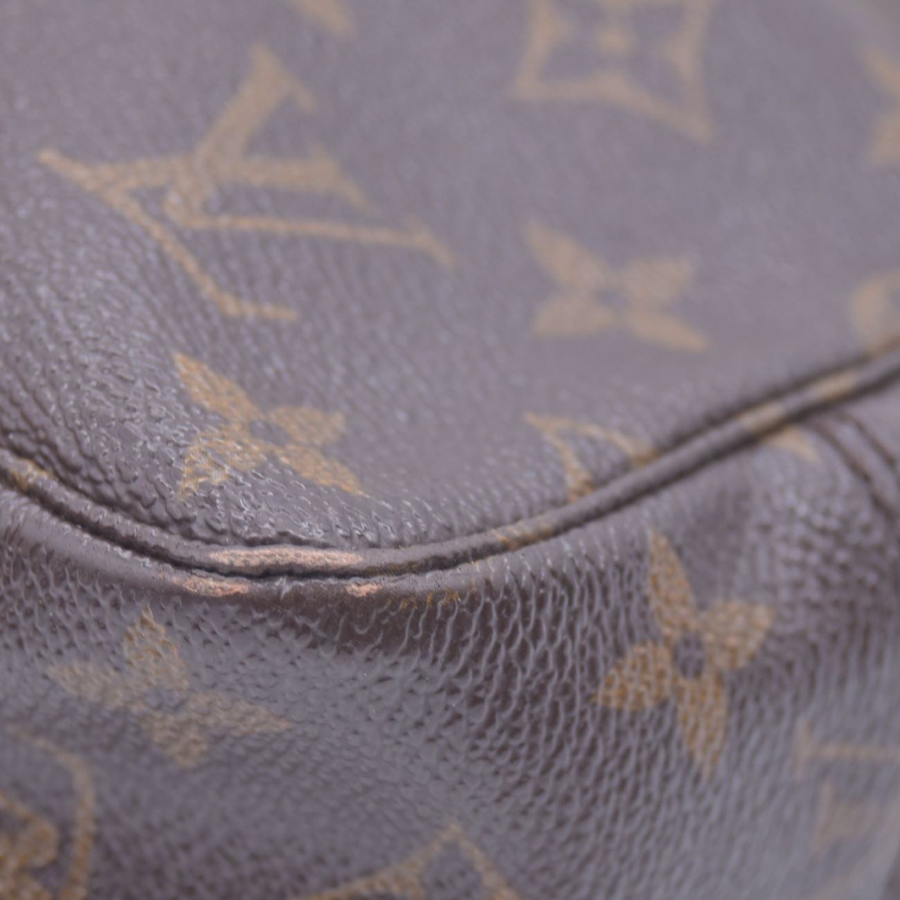 $600 1988 LOUIS VUITTON Monogram Trousse Toilette 23 881TH