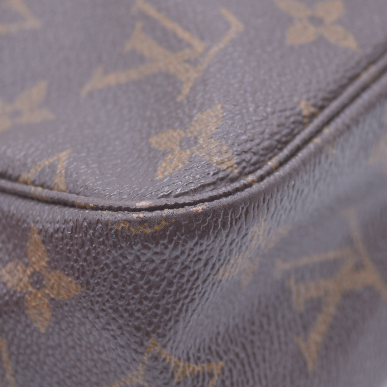 $600 1988 LOUIS VUITTON Monogram Trousse Toilette 23 881TH