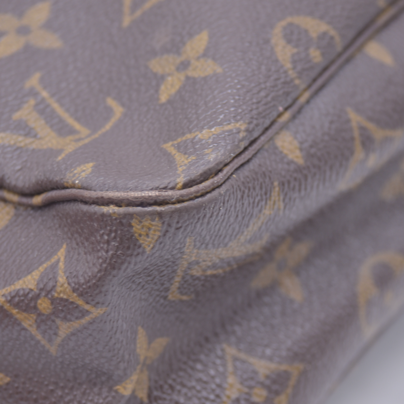 $600 1983 LOUIS VUITTON Monogram Trousse Toilette 28 Clutch Bag 831