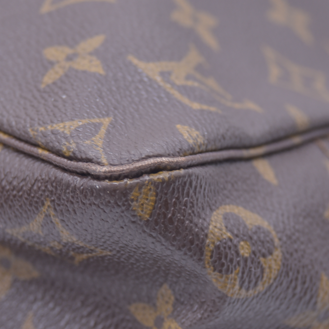 $600 1983 LOUIS VUITTON Monogram Trousse Toilette 28 Clutch Bag 831