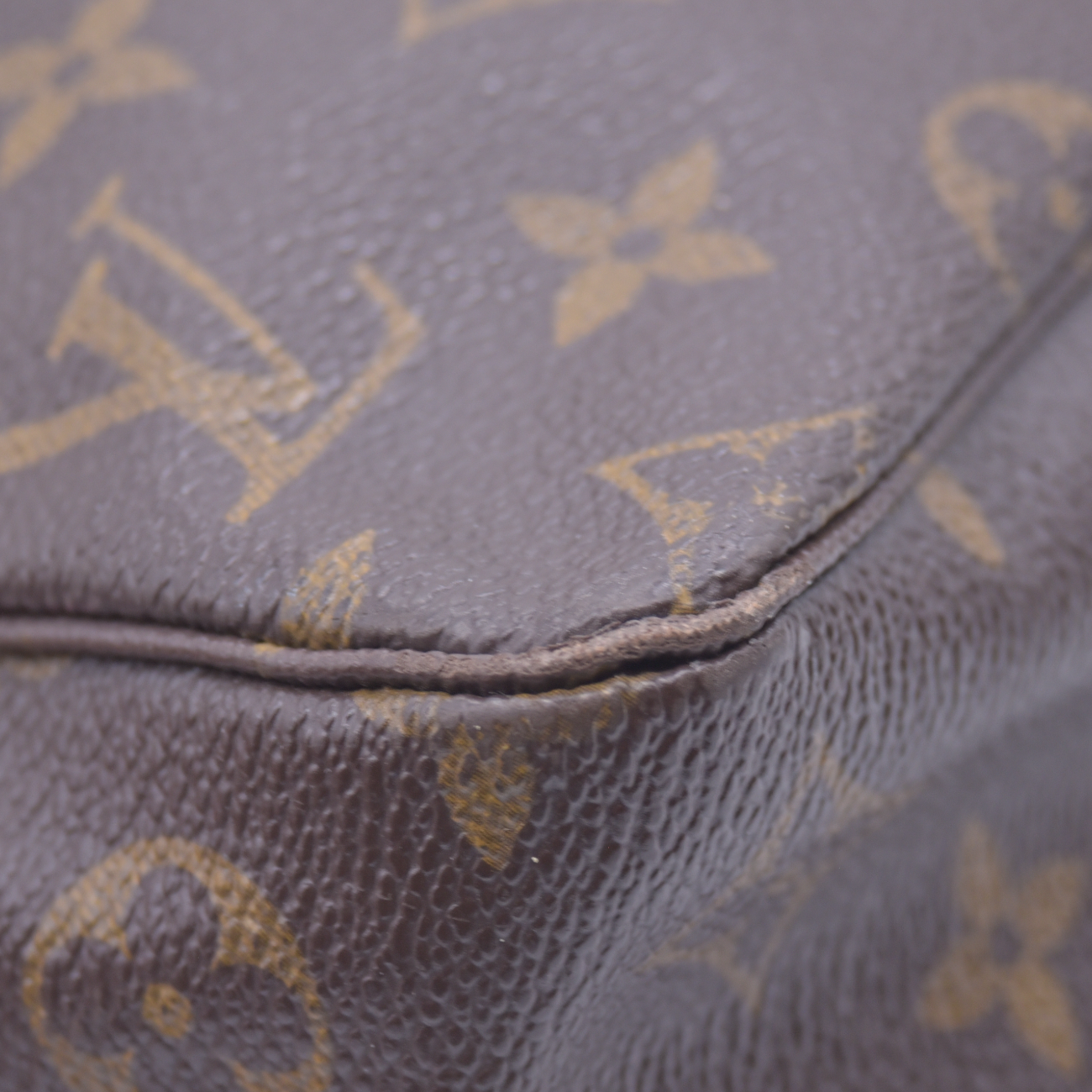 $600 1983 LOUIS VUITTON Monogram Trousse Toilette 28 Clutch Bag 831