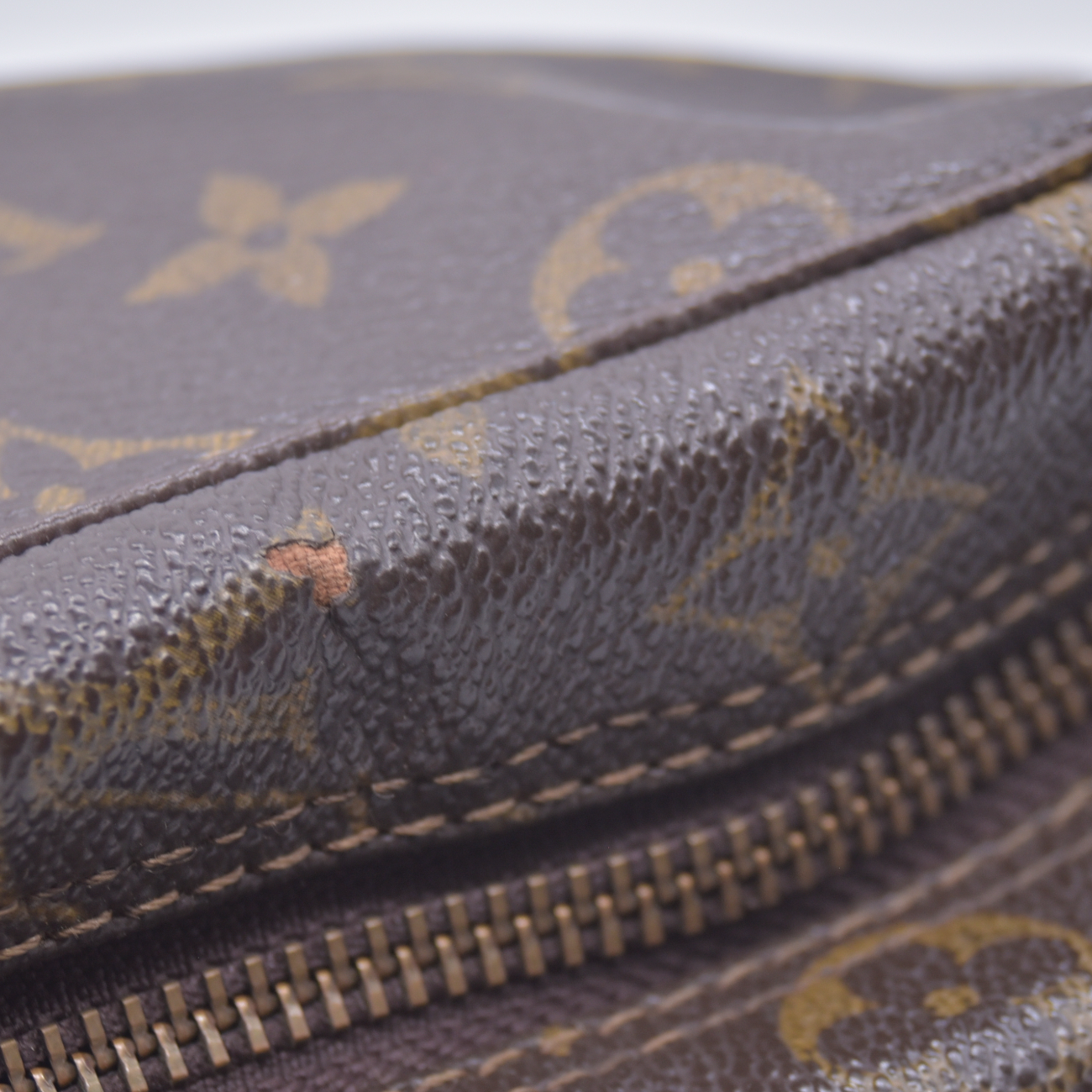 $600 1983 LOUIS VUITTON Monogram Trousse Toilette 28 Clutch Bag 831