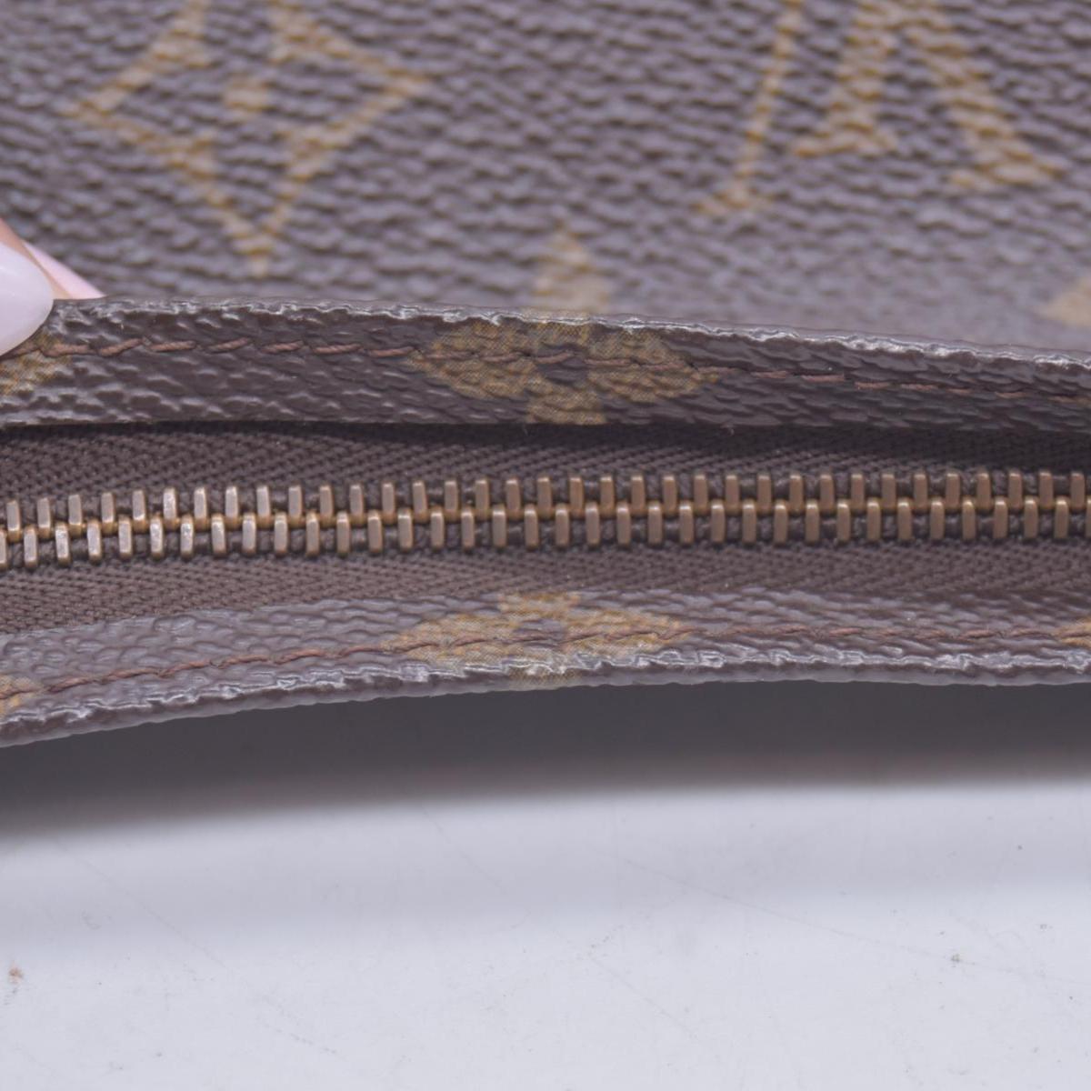 $760 1987 LOUIS VUITTON Monogram Toiletry Pouch 26 872AN