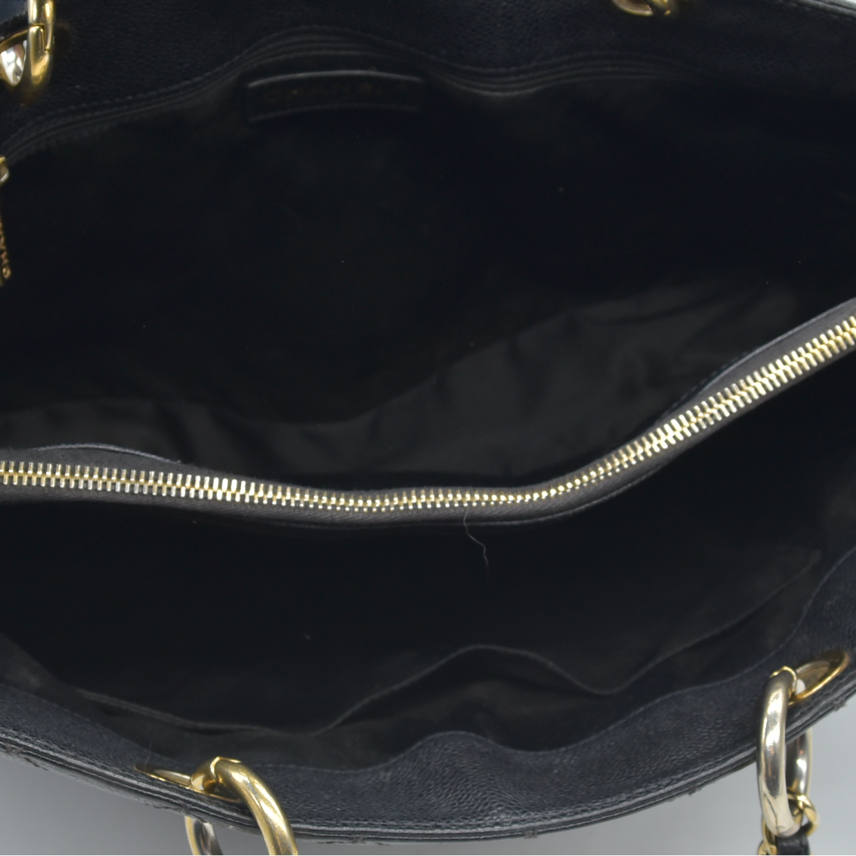 $2900 2010 Chanel Grand Shopping Tote (GST) Black Caviar